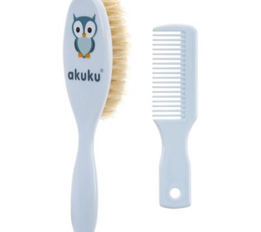 Set pieptăn și perie Akuku A0457 albastru – peri naturali, antistatică, pentru bebeluși
